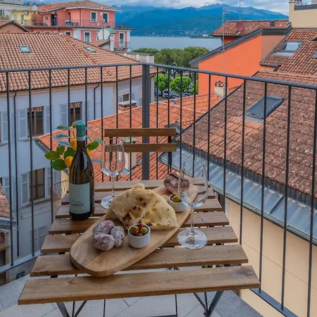 Appartement Lakeview Attico Saini / Centro Storico